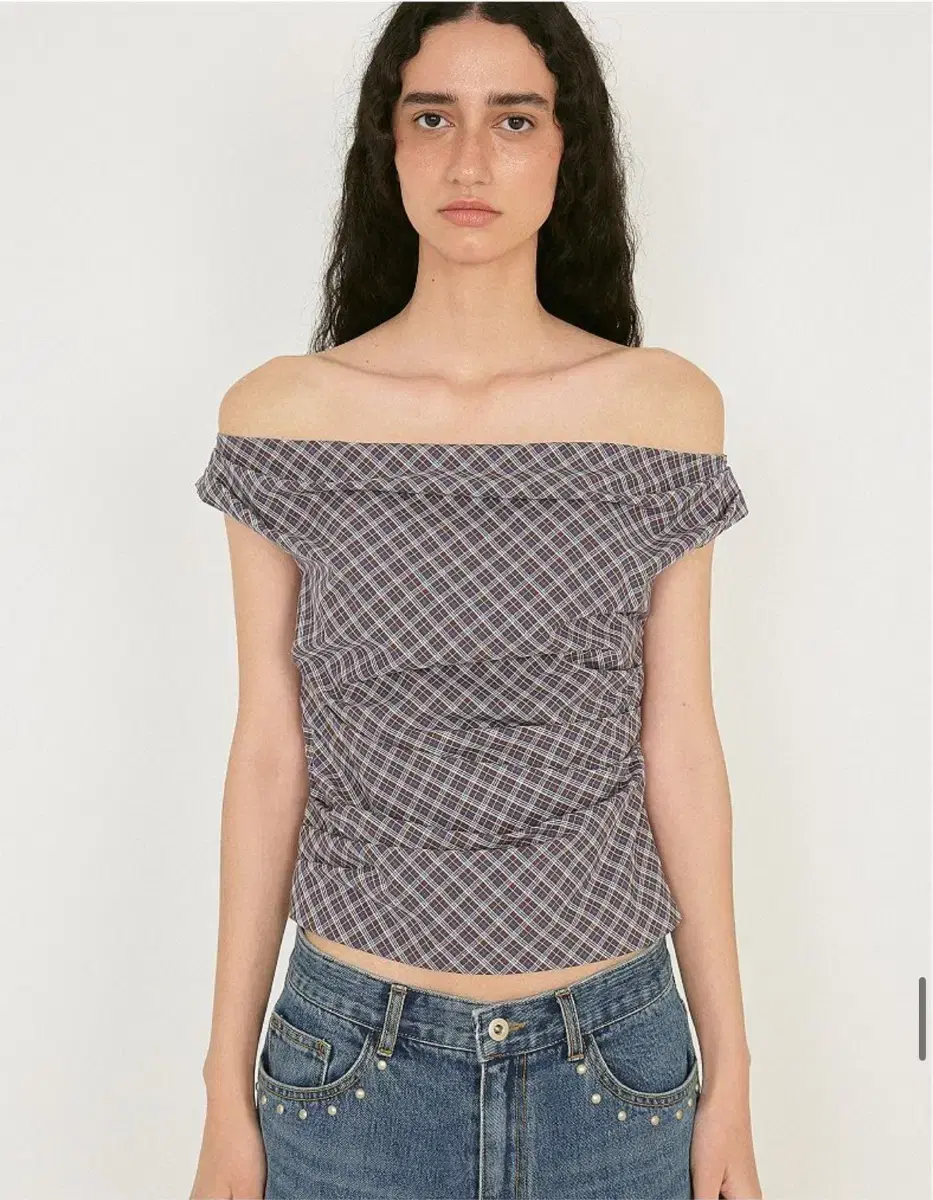 [POLYSOOEM] RUCHED CHECK OFF-SHOULDER TOP /追跡付 Polysooem Ruched Check Off-Shoulder Top - Brown | 하이츠스토어
